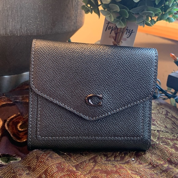 Authentic COACH 1941 Metallic gray crossgrain leather snap trifold wallet - Picture 10 of 10